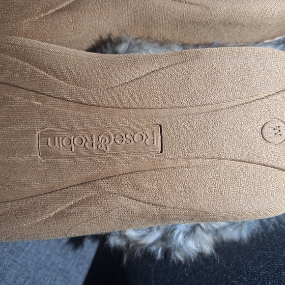 NIB Rose and Robin Slippers Size M - Picture 6 of 7